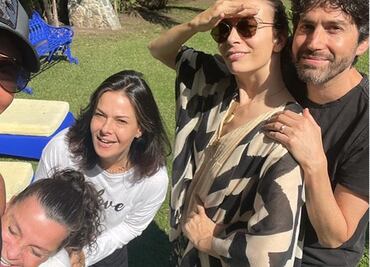 Timbiriche celebra los 50 años de Alix Bauer con pastel y photoshop