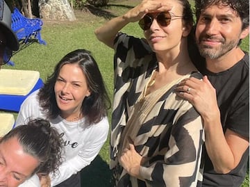 Timbiriche celebra los 50 años de Alix Bauer con pastel y photoshop