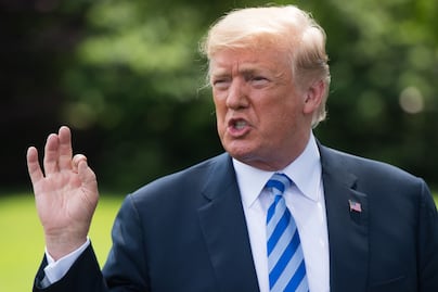 "Canadá hizo trampa", dice Trump e insiste que su vecino busca "influir ilegalmente" en caso de aranceles en el Supremo de EU