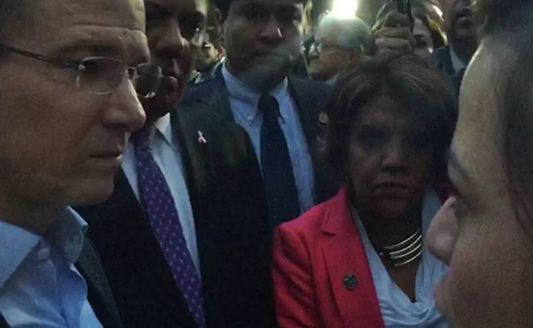 Familiares de víctimas de secuestro irrumpen en acto del PAN