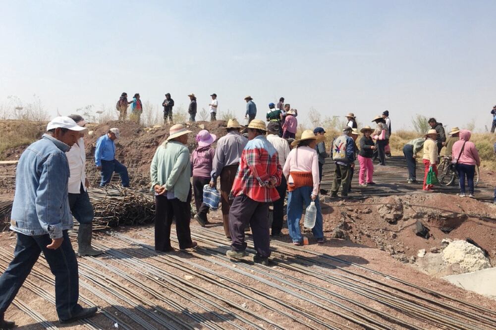 Integrantes del Frente de Pueblos en Defensa de la Tierra también criticaron al presidente Peña Nieto por el NAICM. (ARCHIVO EL UNIVERSAL)