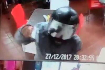 Asaltan y se llevan hasta las pizzas