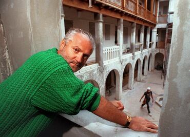 Quién era Gianni Versace, el diseñador prodigio italiano