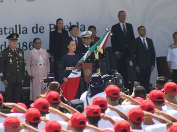 Sheinbaum encabeza desfile militar por la Batalla de Puebla; destaca libertad, soberanía e independencia de México