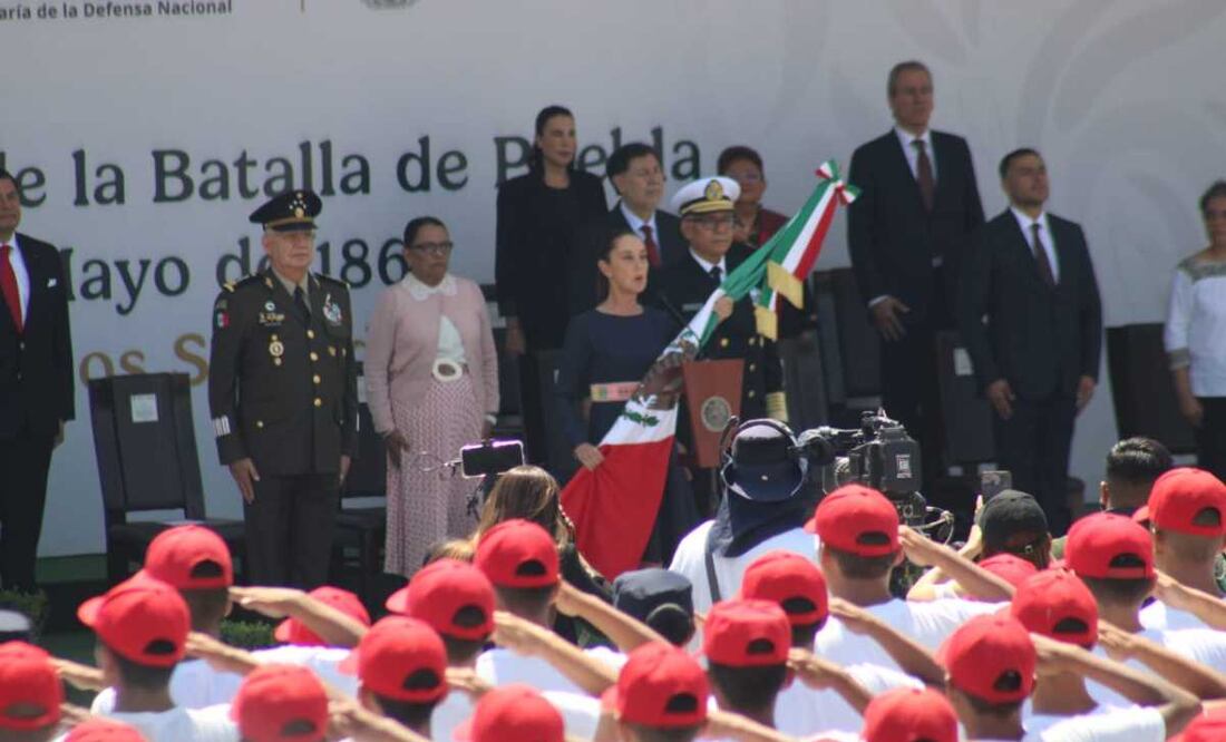 La presidenta Claudia Sheinbaum acude al desfile del 5 de mayo. Foto: Omar Contreras / EL UNIVERSAL