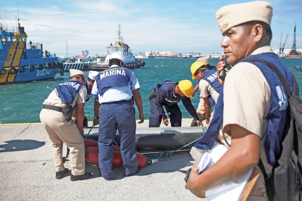 Desde hace más de dos años la Semar tiene a su cargo el control de los puertos de Lázaro Cárdenas y Manzanillo (ARCHIVO EL UNIVERSAL)