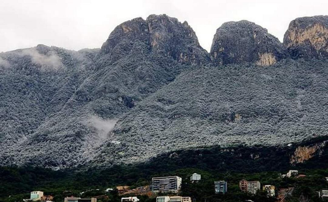 El frente frío 10 provocó caída de aguanieve en las partes altas de las montañas de Nuevo León, como San Pedro Garza García, y una ligera nevada en el cerro del Potosí en el municipio de Galeana (Foto: Notimex)