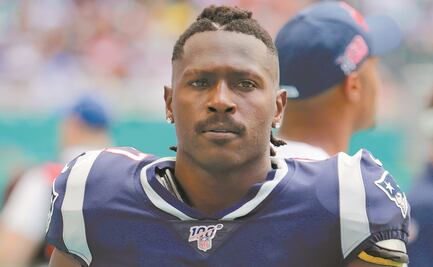 Antonio Brown se pone el uniforme de los Ravens