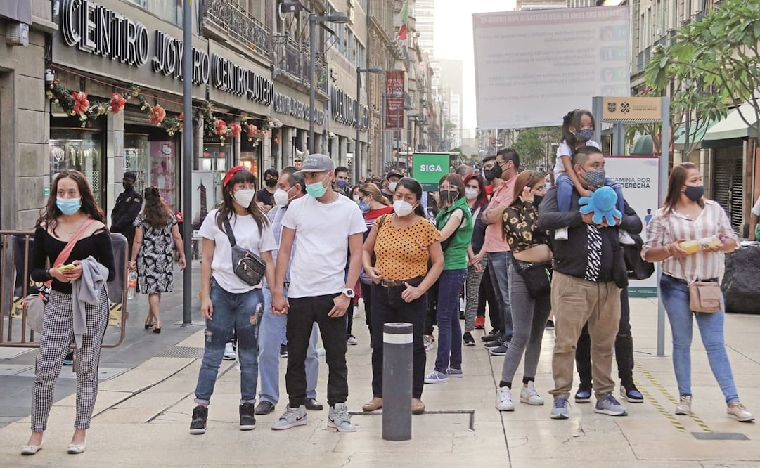 El consumo de servicios ofrecidos en México tuvo su baja más profunda de los últimos 14 meses. Foto: Archivo. El Universal