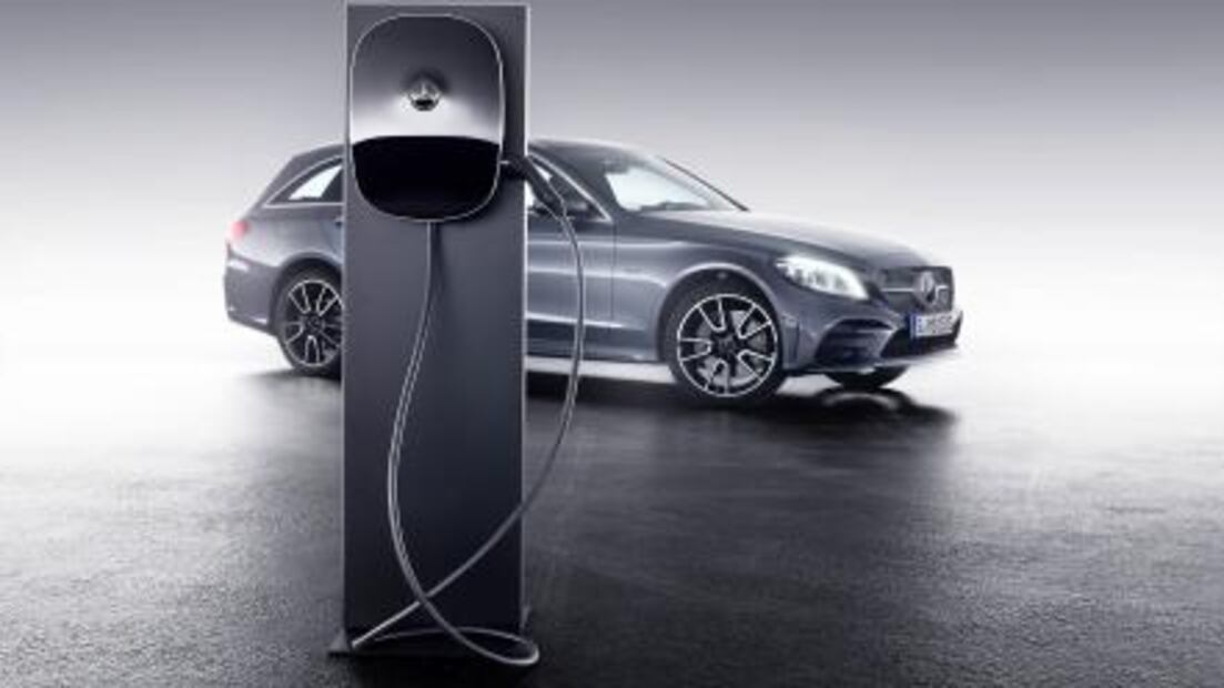 Mercedes Benz unirá por primera vez un motor híbrido-diésel