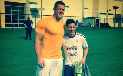 J.J. Watt le pide a Messi que fiche con el Chelsea