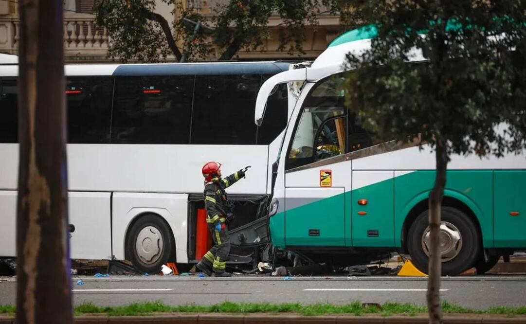 Vista del lugar del accidente en la avenida Diagonal de Barcelona. Foto: EFE