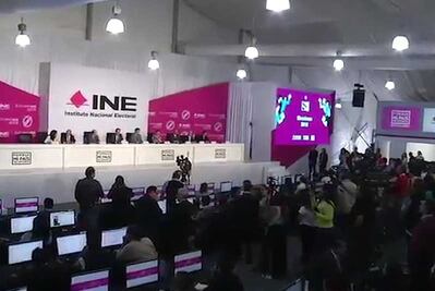 Convoca INE a defender la democracia y combatir las fake news