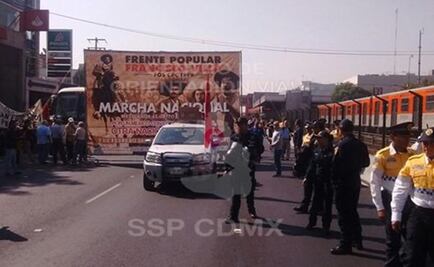 Marchan de Tlalpan hacia la Secretaría de Gobernación 