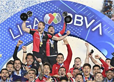 Atlas le da clases a los “grandes” de oropel