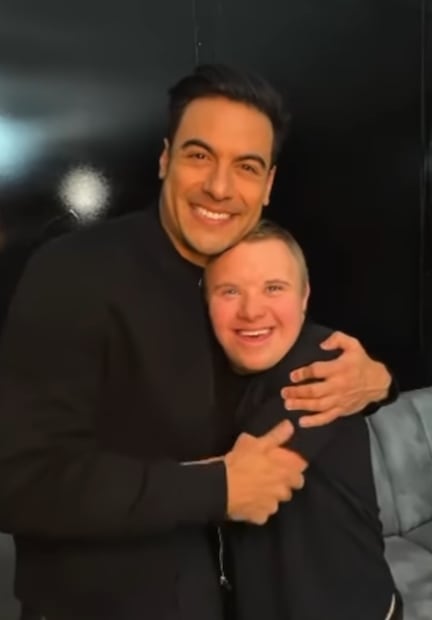 Carlos Rivera con Luciano, el hijo de la actriz Leticia Calderón.