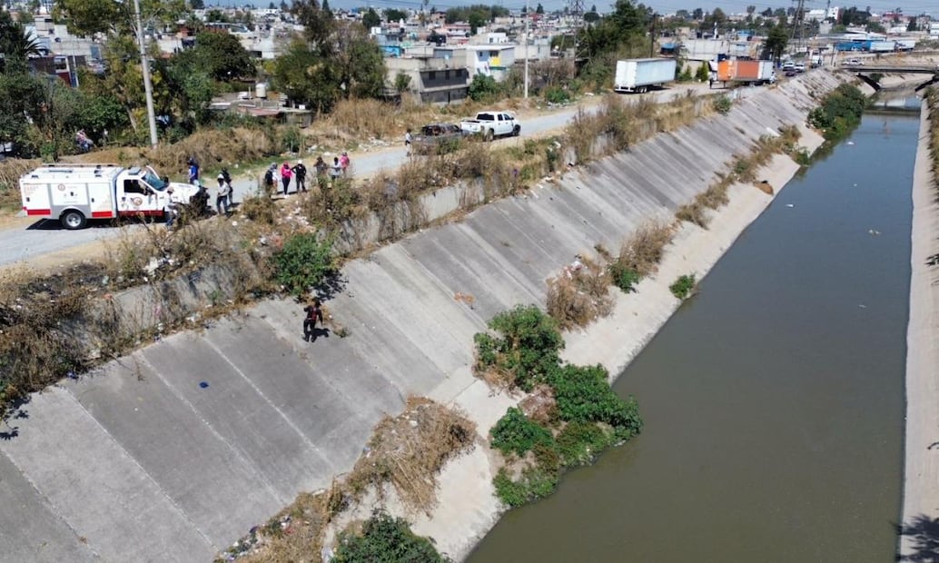 Colectivos, personal voluntario y autoridades realizan búsqueda de personas desaparecidas en el Canal Emisor Poniente, Izcalli. Foto: Arturo Contreras.