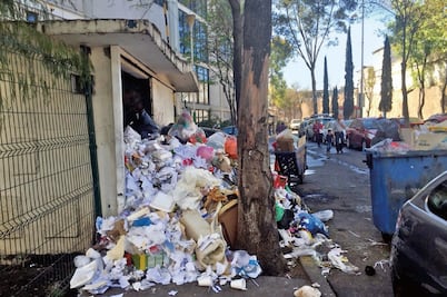 Basura desborda las calles de Naucalpan