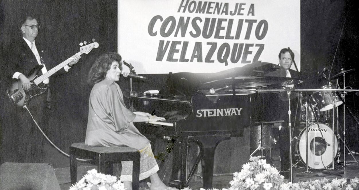 Casi niña y sin haber besado, ella escribió “Bésame mucho”