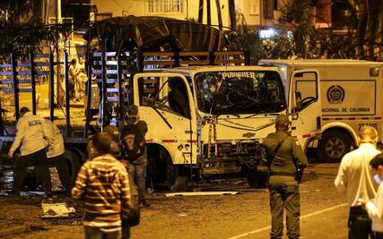 Ataque con explosivos a camión de policía deja 13 heridos en Colombia; guerrilla se atribuye atentado