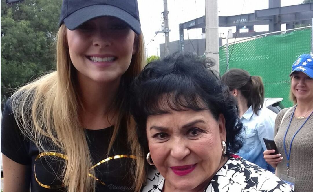 Agradeció a Carmen Salinas su apoyo  Foto: Agencia EL UNIVERSAL