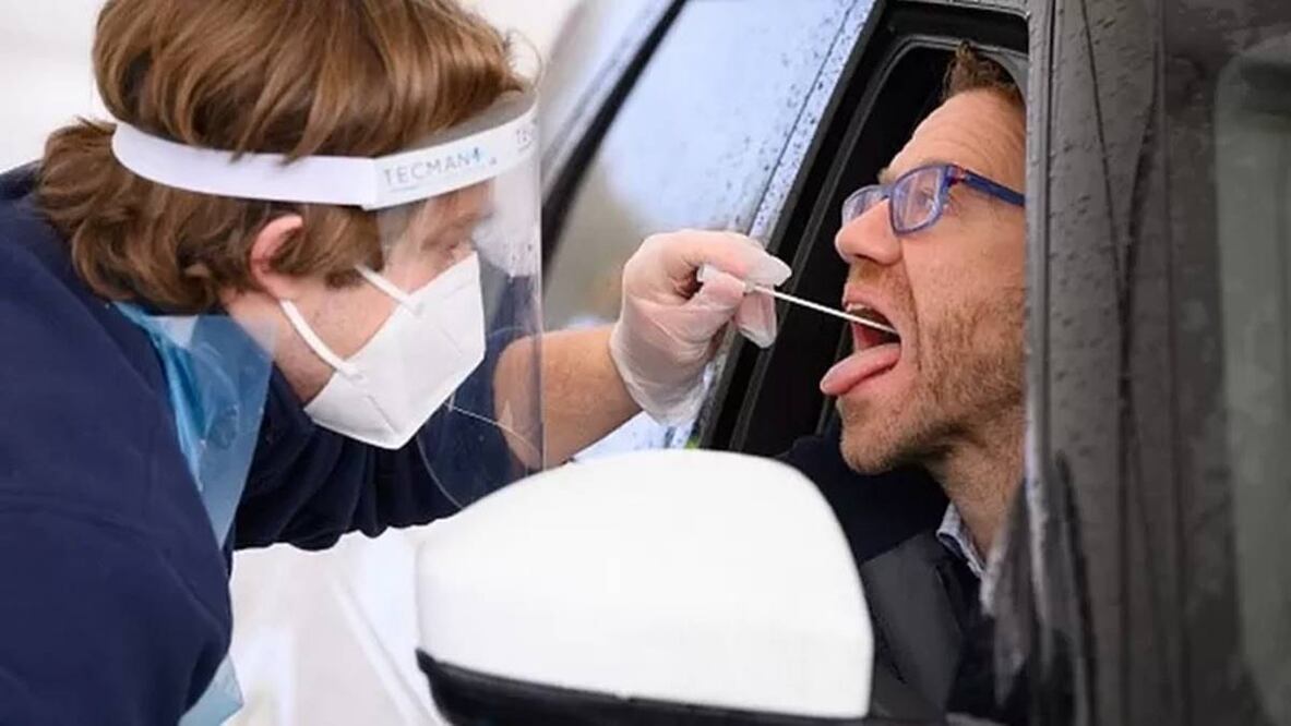 Covid: qué diferencias hay entre una PCR y la prueba de antígenos