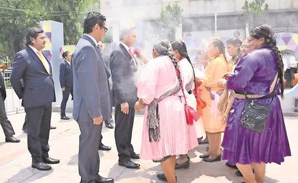 Mancera se protege contra “mal de ojo”