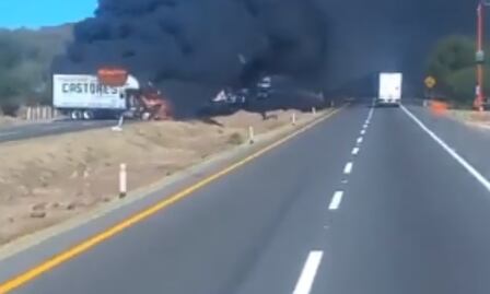 Reportan bloqueos carreteros tras captura de "El CR" en Tapalpa, Jalisco