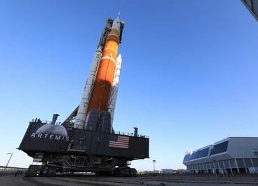 Artemisa I da sus primeros pasos para regresar al humano a la Luna: alistan megacohete para prueba