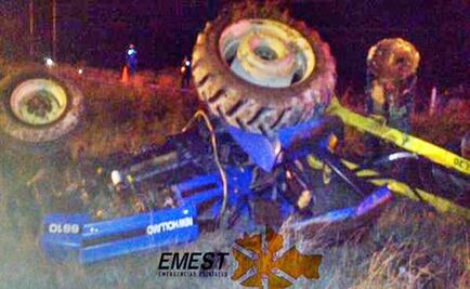 Choque entre un auto y un tractor deja dos muertos