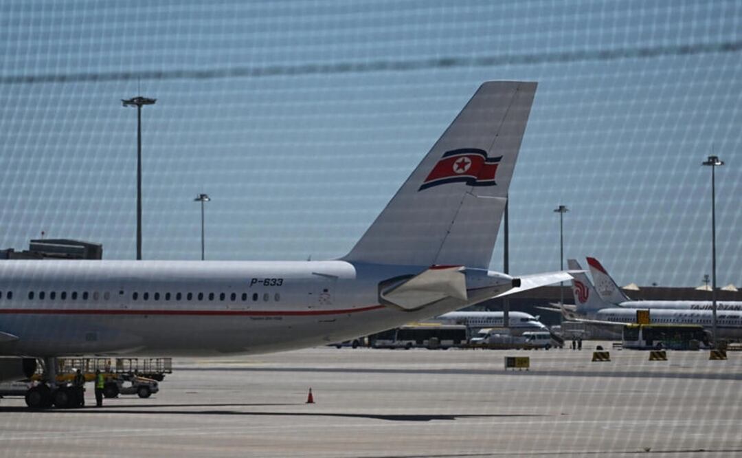 Un avión de Air Koryo en el aeropuerto de Pekín el 22 de agosto de 2023, el primer vuelo comercial internacional de Corea del Norte desde hace tres años. Foto: AFP