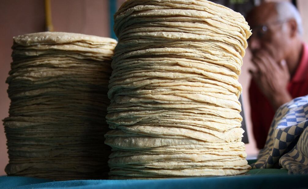 En México, el maíz es principalmente utilizado para el consumo humano mediante la elaboración de tortillas. /Archivo - EL UNIVERSAL