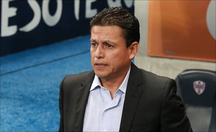 Salvador Reyes explota contra Luis Enrique Santander