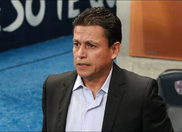 Salvador Reyes explota contra Luis Enrique Santander