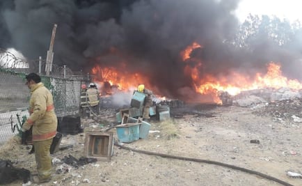 Incendio en predio de desperdicios causa temor en habitantes de Los Reyes
