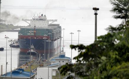 Trump exige que barcos de EU tengan tránsito "libre" por canal de Panamá; pide a Rubio trabajar "de inmediato" en el tema