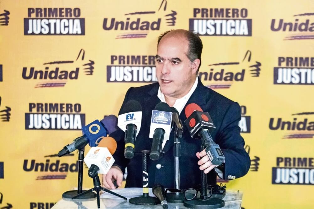 El presidente del Parlamento, Julio Borges, aseguró desconocer detalles del encuentro anunciado el sábado por Laidy Gómez, electa en el estado Táchira. (MIGUEL GUTIÉRREZ. EFE)