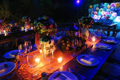 Cena bajo la Vía Láctea en un semidesierto de México