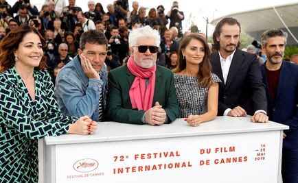 Almodóvar se deja llevar en Cannes por los recuerdos y los besos