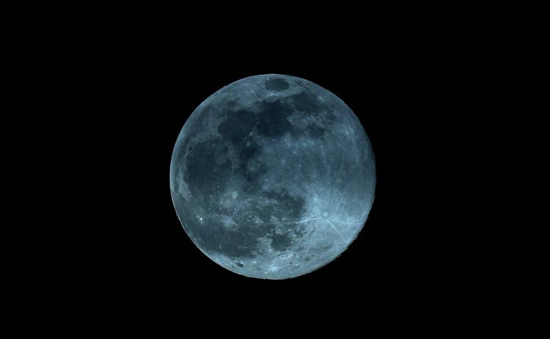 Hasta la fecha, el momento y origen de la aparición de agua en el satélite ha sido un misterio para los investigadores, al tiempo que han desarrollado diferentes teorías para explicar la contribución de meteoritos y asteroides a este hecho. FOTO: Xinhua.