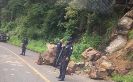 Derrumbe bloquea carretera Tepalcatepec-Coalcomán