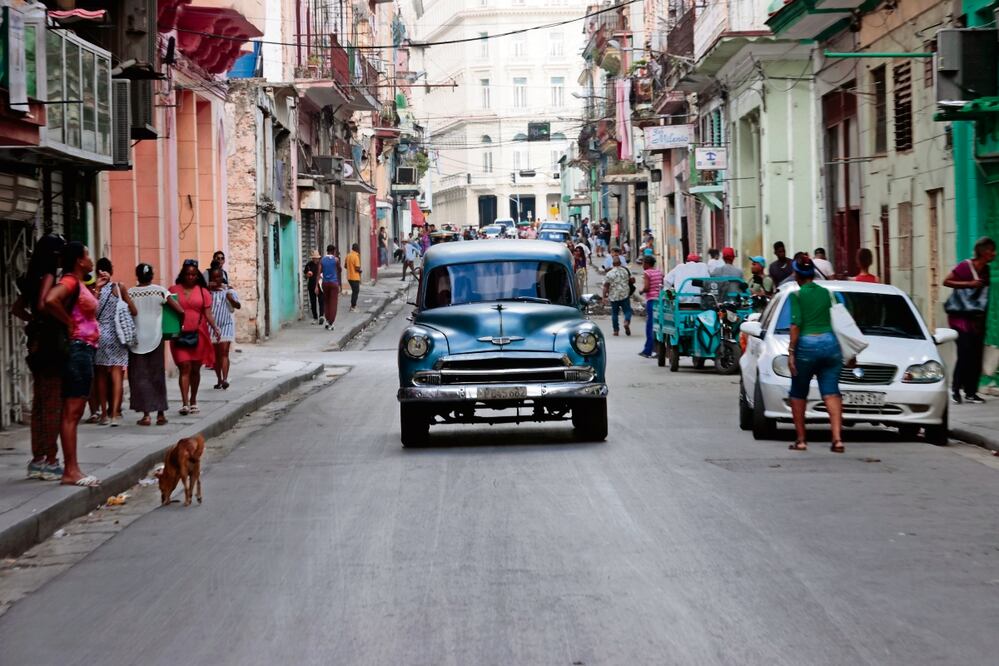 El gobierno cubano acusa a Estados Unidos y al bloqueo que mantiene sobre la isla de todos los males que aquejan a los ciudadanos. Foto: Ernesto Mastracusa/EFE