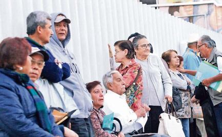 Proponen instalar brazaletes de localización en personas con Alzheimer en CDMX