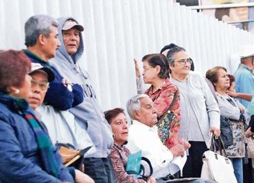 Proponen instalar brazaletes de localización en personas con Alzheimer en CDMX