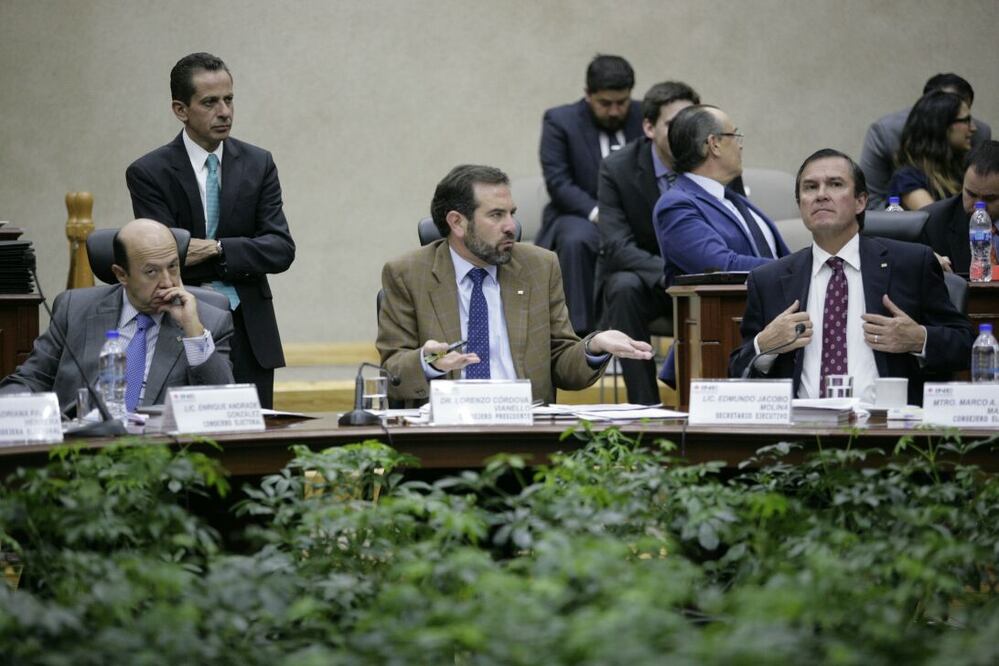 Sesión especial en el INE. FOTO: Iván Stephens