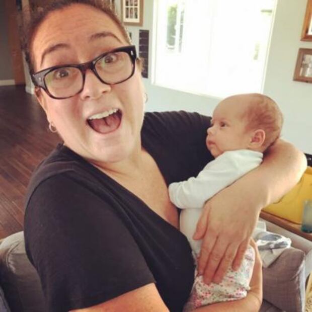 Amigas comparten fotos de los mellizos de Ludwika Paleta