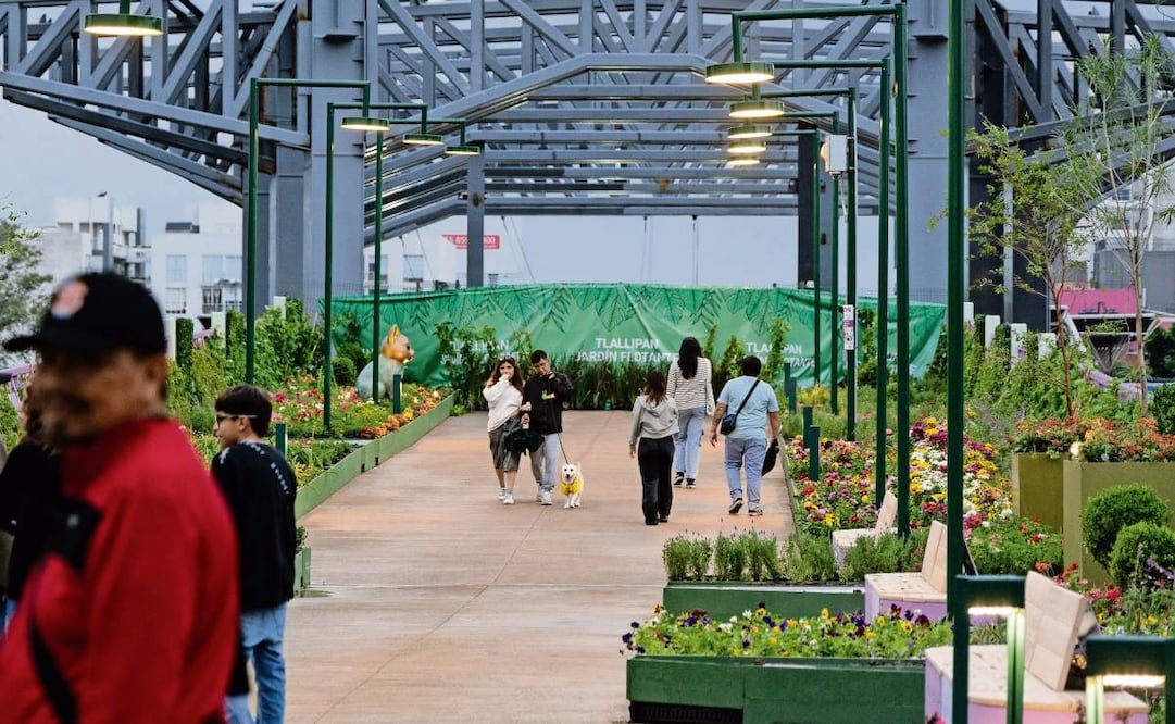 Aspectos del Jardín Flotante “Tlallipan”, ubicado sobre la Calzada de Tlalpan, inaugurado la mañana del domingo 07 de junio. Foto: Hugo Salvador/EL UNIVERSAL
