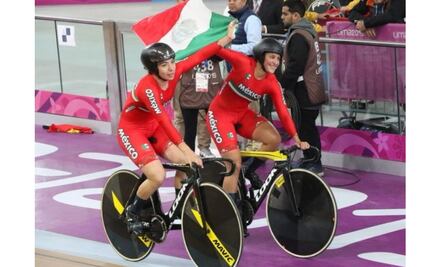 México gana oro y rompe récord en la prueba de velocidad por equipos femenil