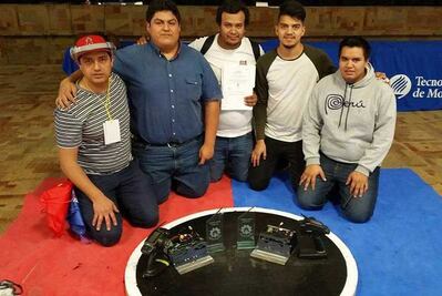 Les roban robots y sus sueños en Morelia a estudiantes del IPN