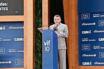 Presidente de Femsa pide a los mexicanos no votar con el hígado